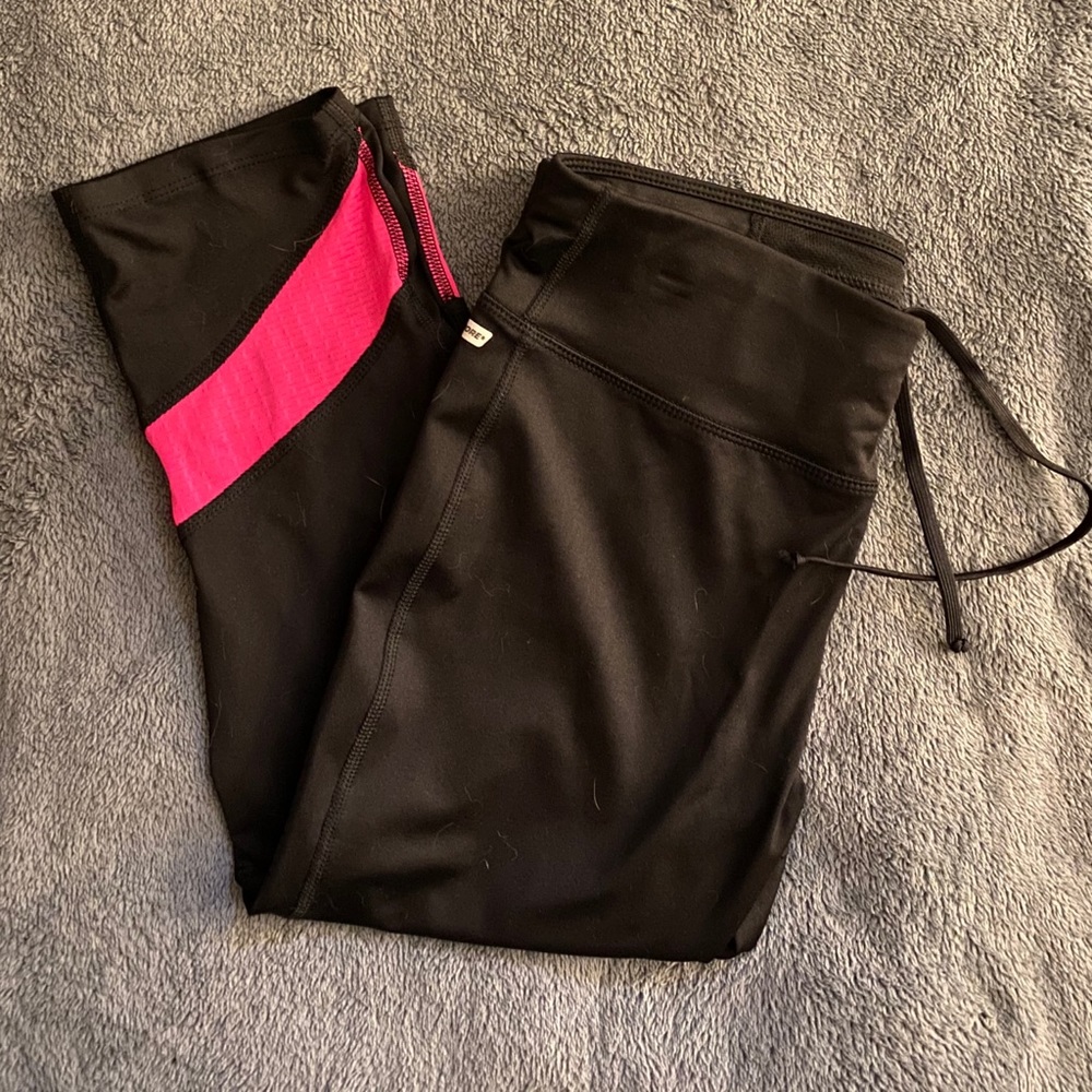 6️⃣for 💲3️⃣0️⃣‼️ DANSKO legging capris (NWOT)